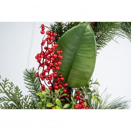 Kranz mit Roten Beeren und Grün