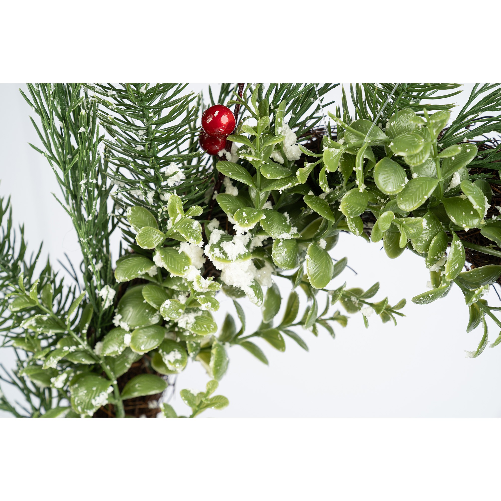 Giulia Grillo Wreath with Red Berries and Pine Needles