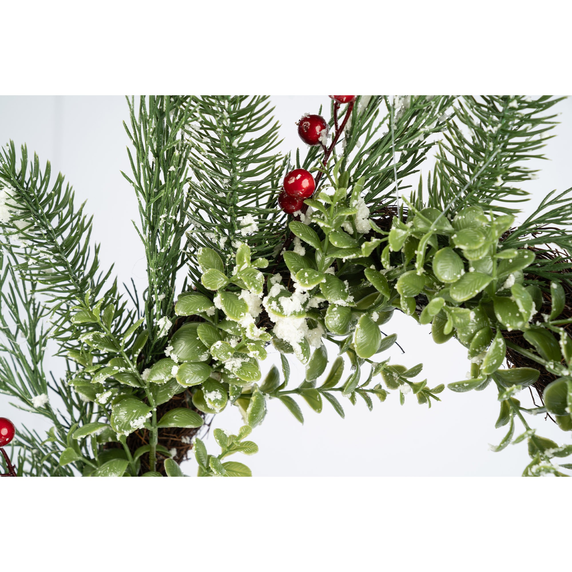 Giulia Grillo Wreath with Red Berries and Pine Needles