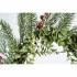 Couronne avec Baies Rouges et Aiguilles de Pin