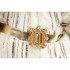 Dekorativer Weihnachtsmann in Creme und Gold