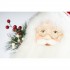 Dekorativer Roter Weihnachtsmann mit Kranz und Beeren