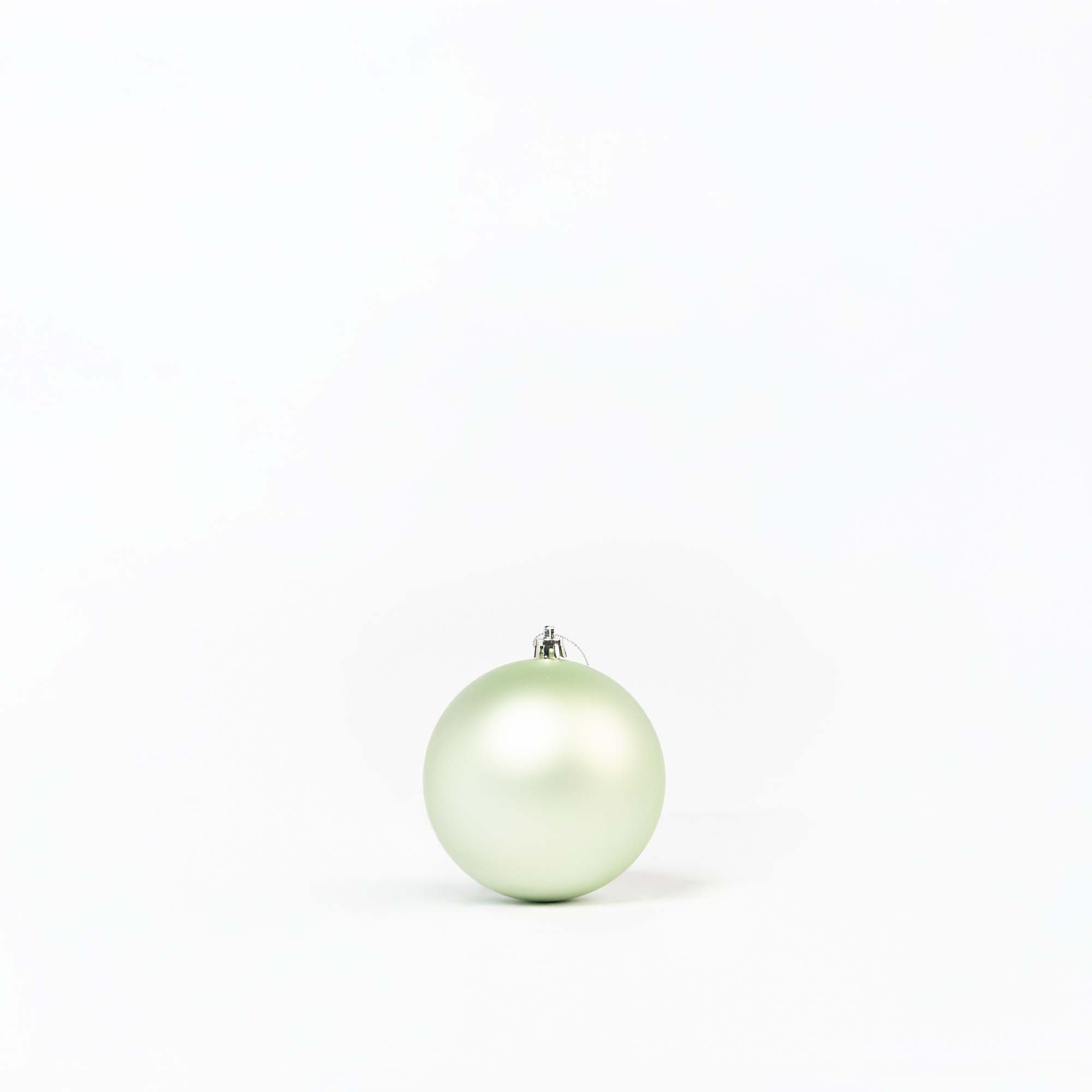 Giulia Grillo Matte Weihnachtskugeln „Hellgrün Matt“ ⌀10cm, 4 Stück/Set