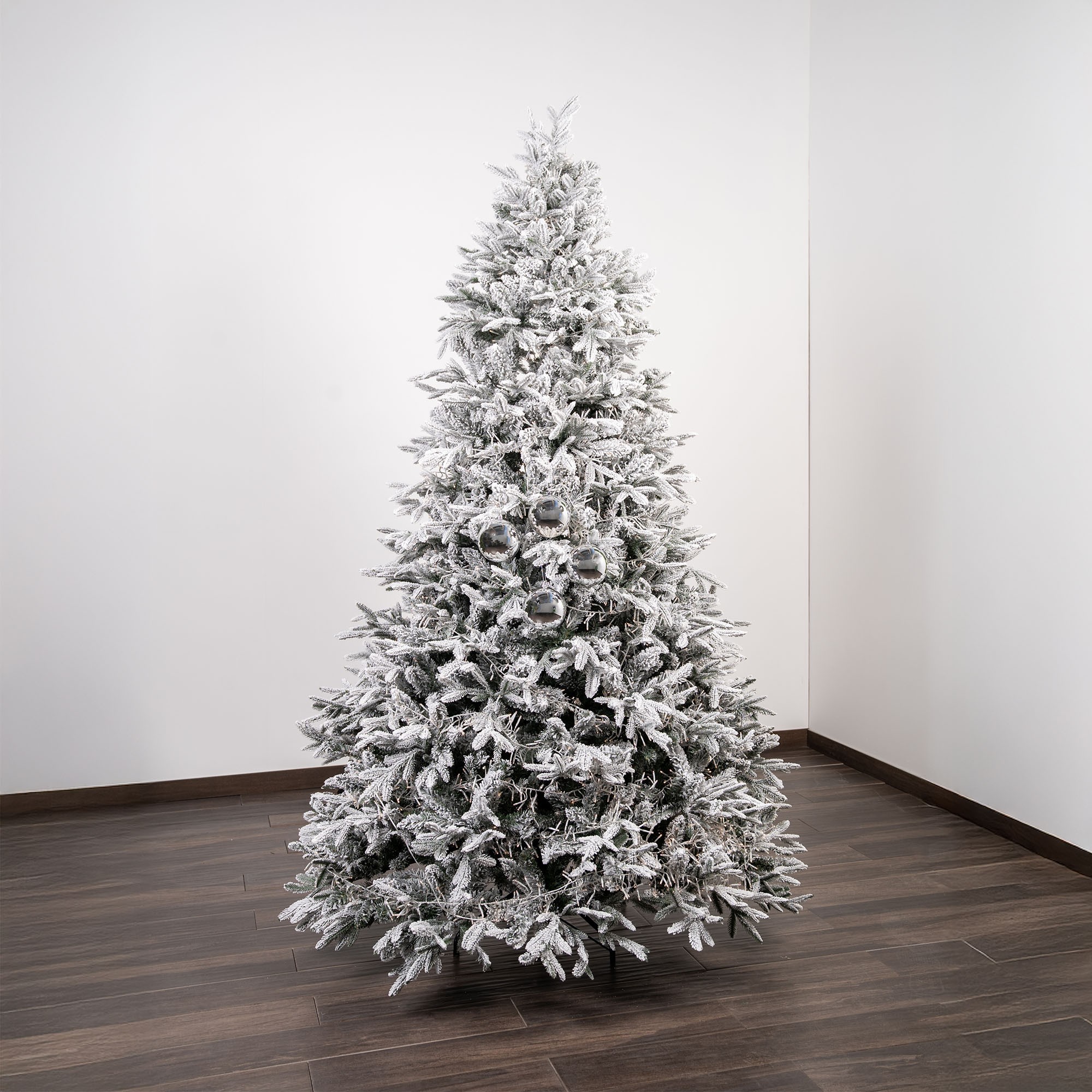 Giulia Grillo Glänzende Weihnachtskugeln „Shiny Silver“ ⌀10cm, 4 Stück/Set