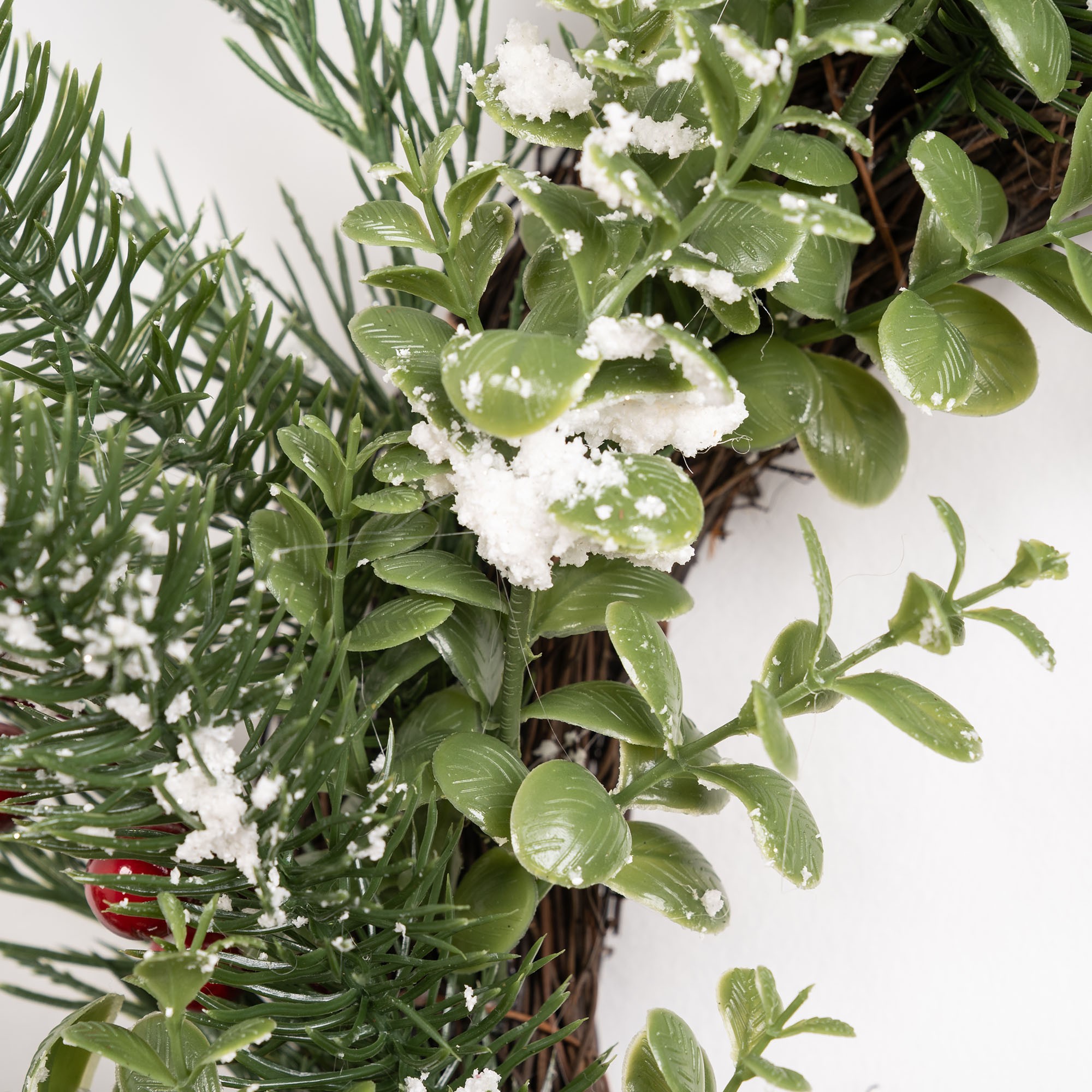 Giulia Grillo Wreath with Red Berries and Pine Needles