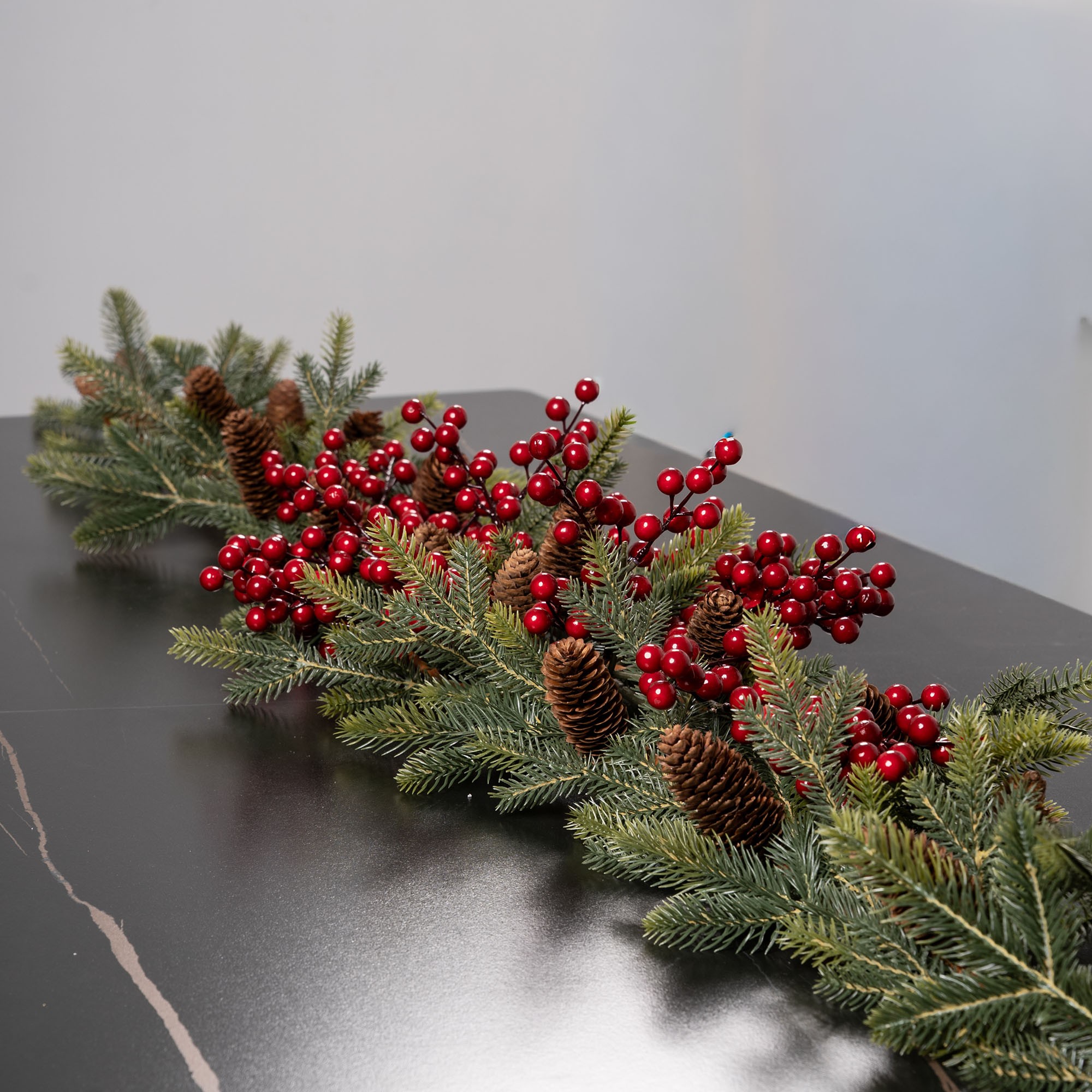 Giulia Grillo Guirlande Décorative avec Branches de Pin et Pommes de Pin Naturelles