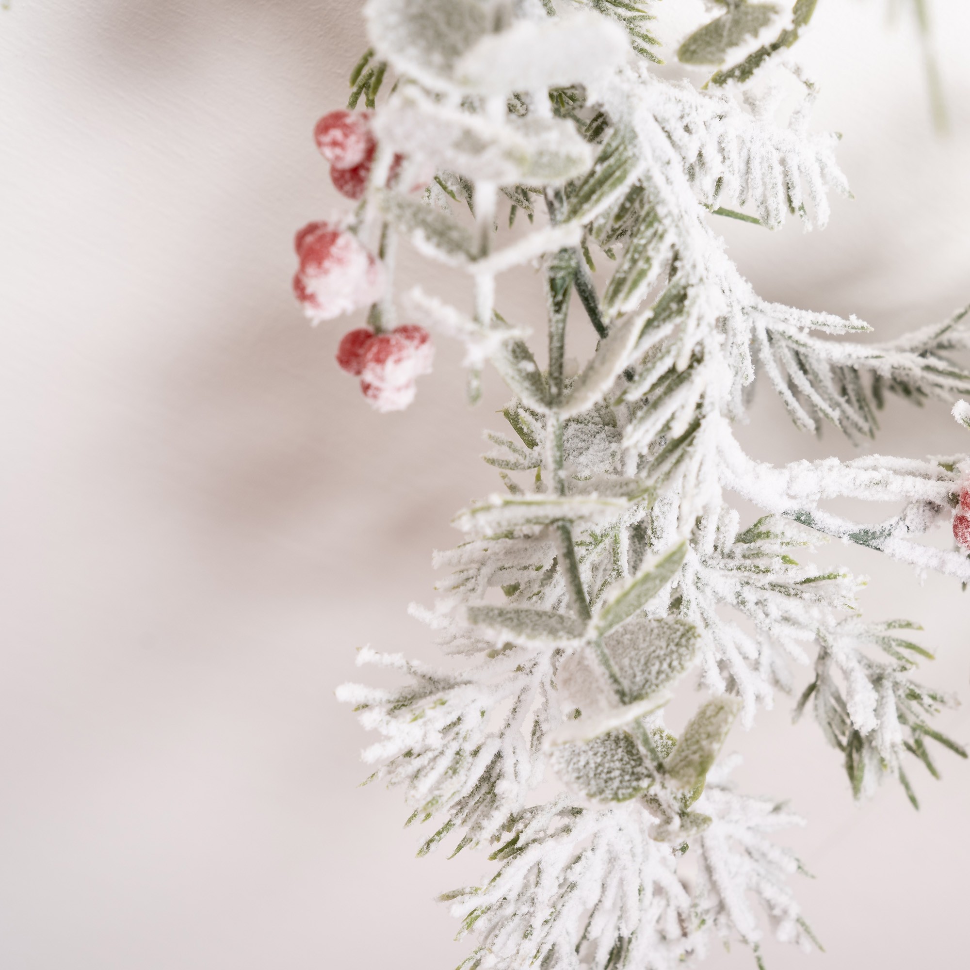 Giulia Grillo Festone Elegante Innevato Bacche Rosse