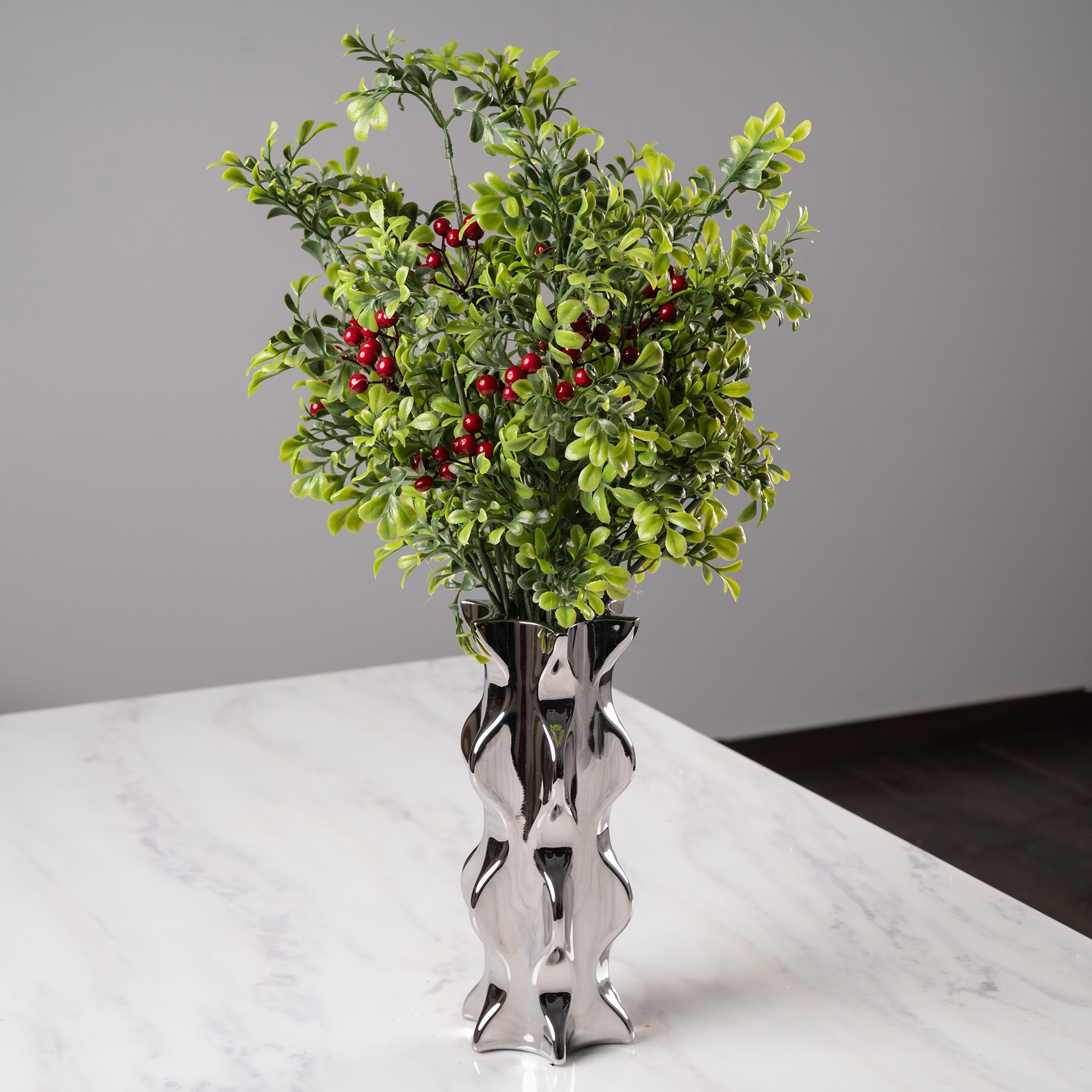 Giulia Grillo Vase design Memphis