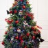 Realistischer Weihnachtsbaum mit eingebauten bunten Lichtern Tausend und eine Tanne 180cm 310LED