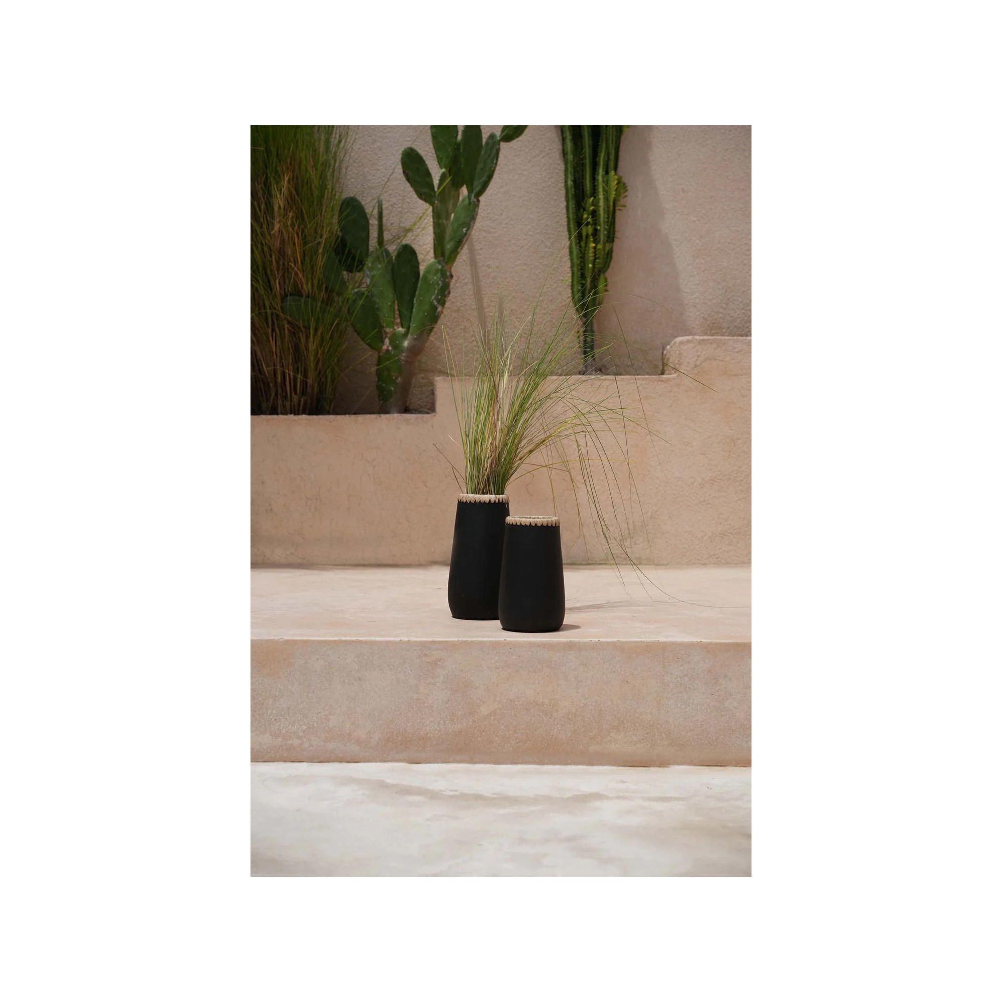 Giulia Grillo VASO SNEAKY NERO NATURALE L