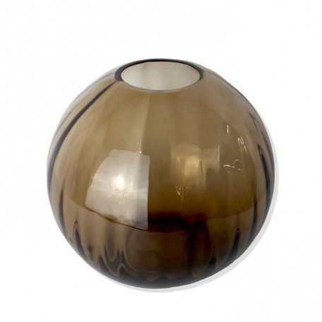 Vaso in vetro con scanalature rotonde marrone
