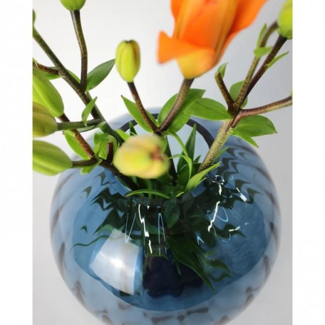 Vaso in vetro con scanalature rotonde blu