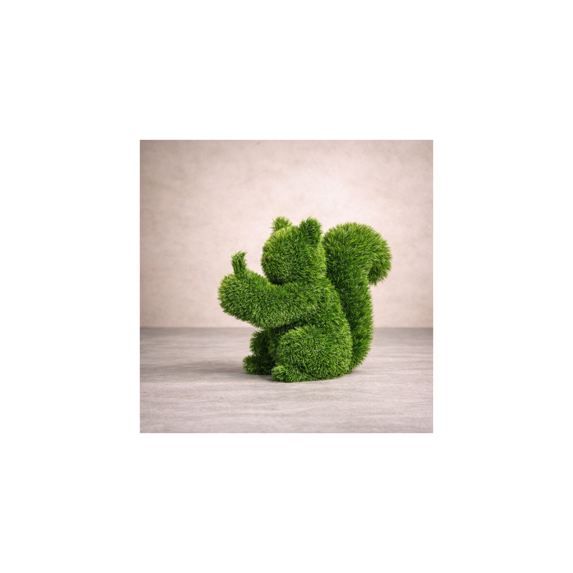 Giulia Grillo Scoiattolo  In erba sintetica  UVR H 65 cm