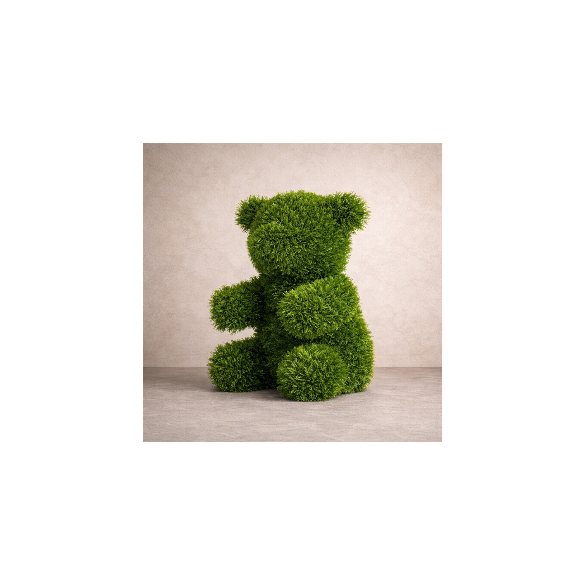 Giulia Grillo Orso Seduto  In erba sintetica  UVR H 35 cm