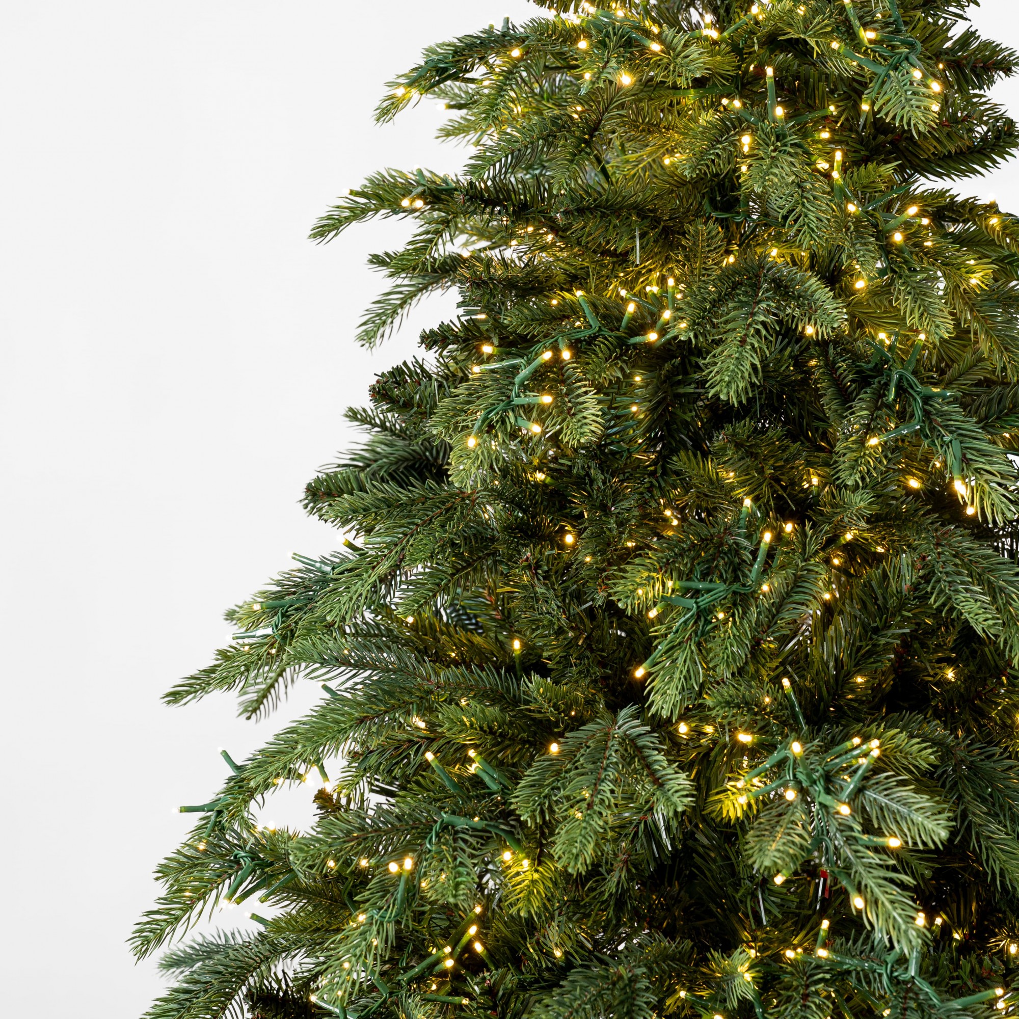 Giulia Grillo Künstlicher Weihnachtsbaum mit Beleuchtung 210 cm, 4950 warmweiße LEDs